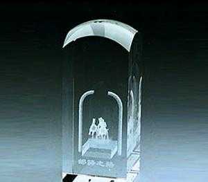 晶瑩世界里的饋贈 水晶工藝品在現代生活中的多元角色